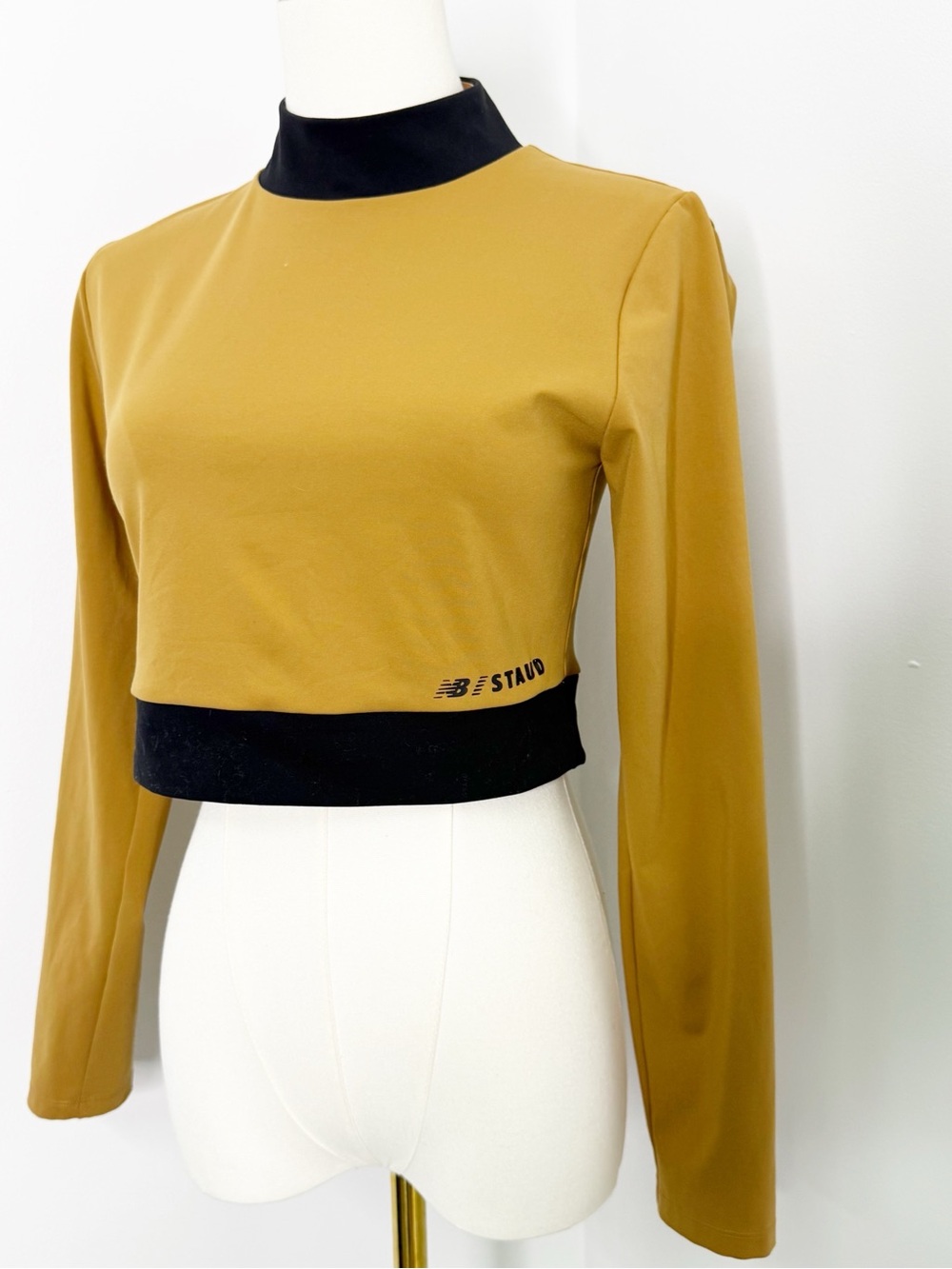 New Balance x STAUD Crop Active Top Wheat Black Size M